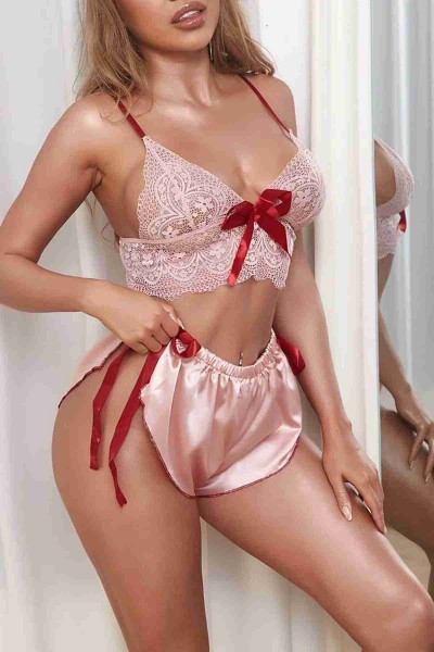 Merry See Dantelli Saten şortlu Takım Pembe Merry See Dantelli Saten şortlu Takım Pembe