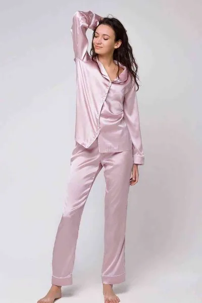Merry See Saten Pijama Takım Düğmeli Pembe Açık Merry See Saten Pijama Takım Düğmeli Pembe Açık