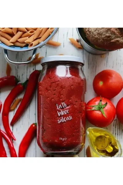 Güneşte Kurutulmuş Organik Tatlı Biber Salçası Güneşte Kurutulmuş Organik Tatlı Biber Salçası